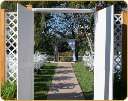Área externa do espaço de eventos A&G com decoração de casamento em Jacareí SP, ambiente ideal para casamentos sofisticados e exclusivos.